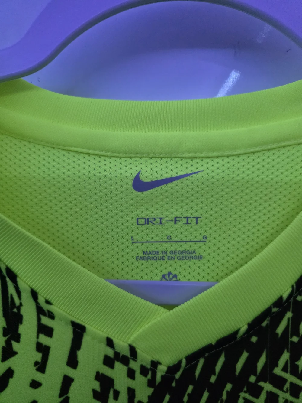Nike Women’s Neon Yellow and Black Graphic Athletic Jersey